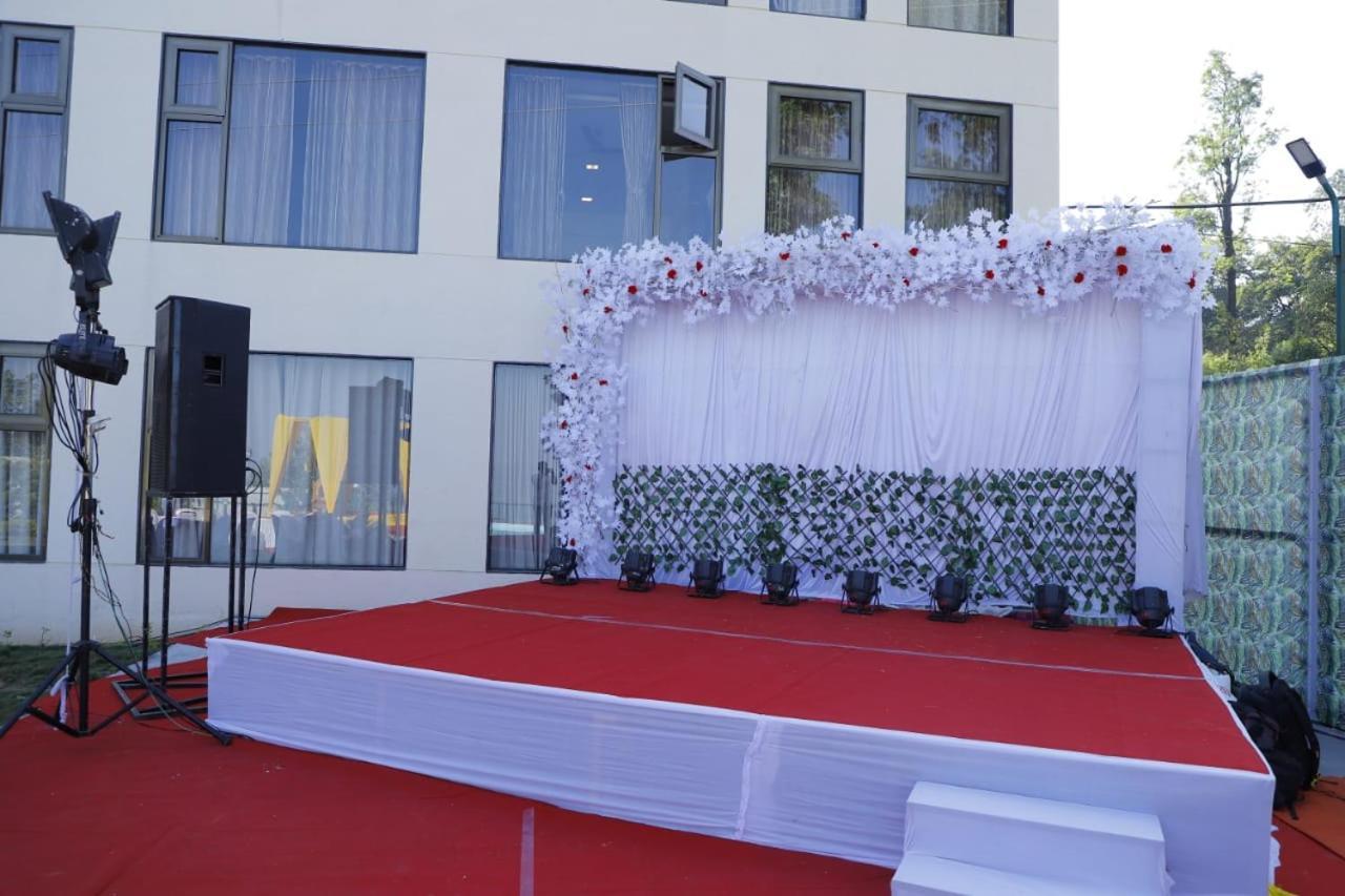 Royal Orbit Hotel Panchgani Buitenkant foto