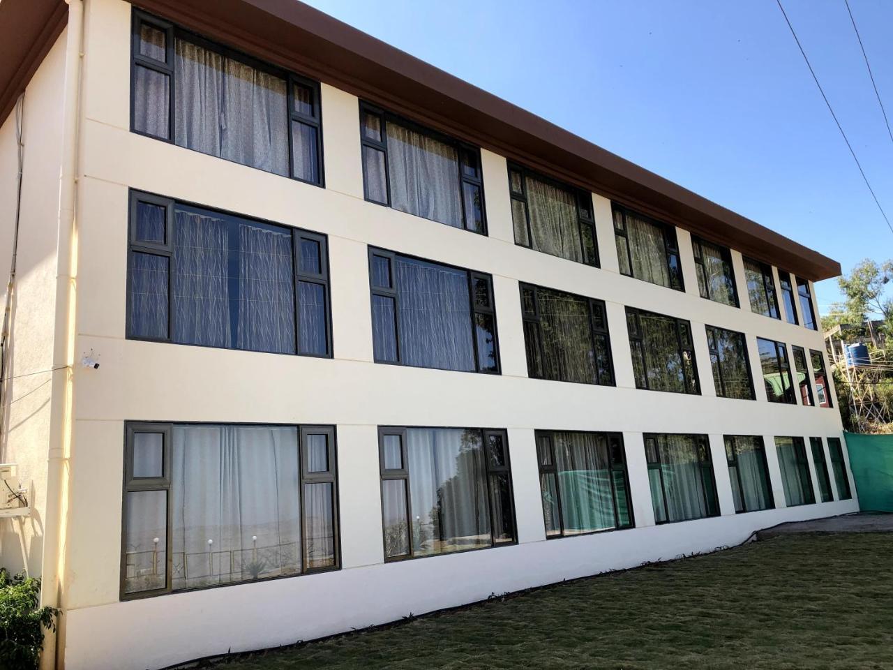 Royal Orbit Hotel Panchgani Buitenkant foto