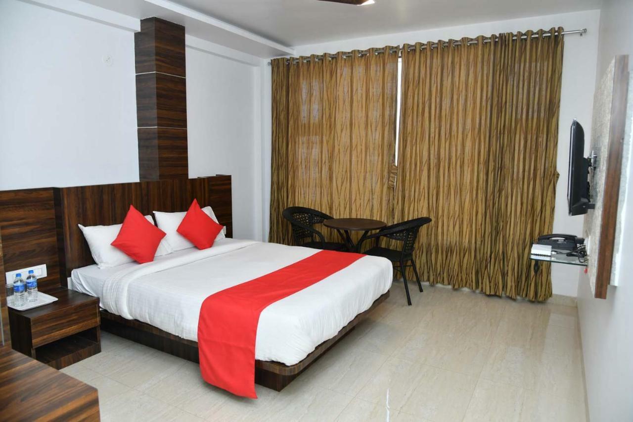 Royal Orbit Hotel Panchgani Buitenkant foto