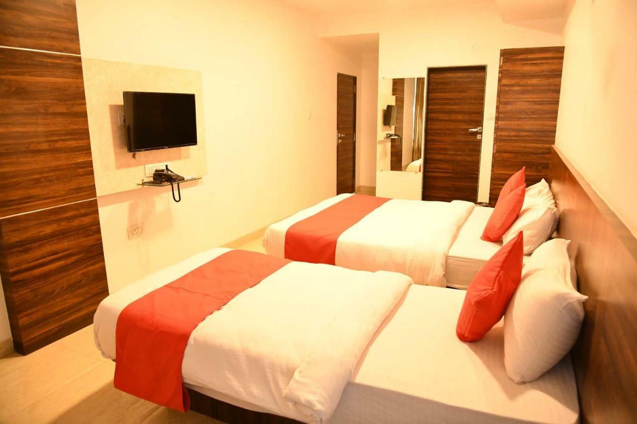 Royal Orbit Hotel Panchgani Buitenkant foto