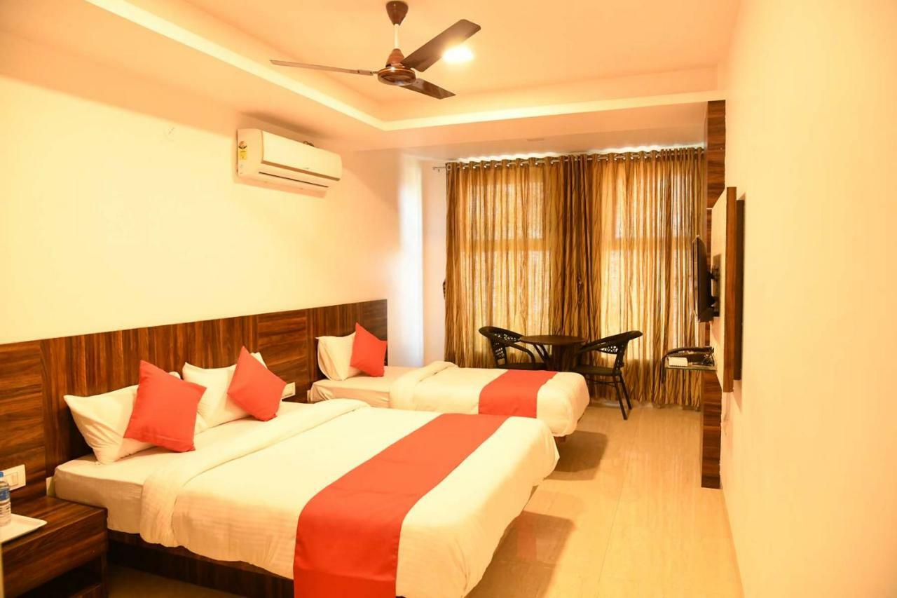 Royal Orbit Hotel Panchgani Buitenkant foto