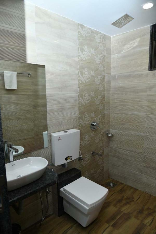 Royal Orbit Hotel Panchgani Buitenkant foto